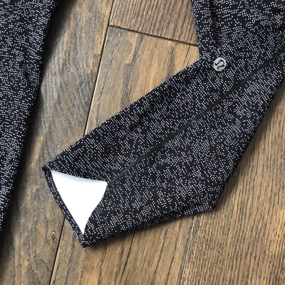 Lululemon Mid Rise Legging - Picture 2 of 6